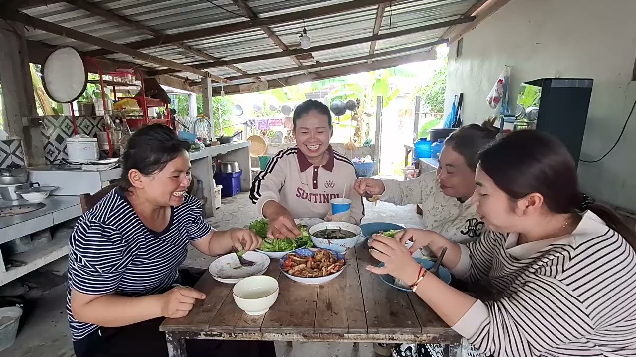 แขกมาอีกแล้วชุมแกงหน่อไม้