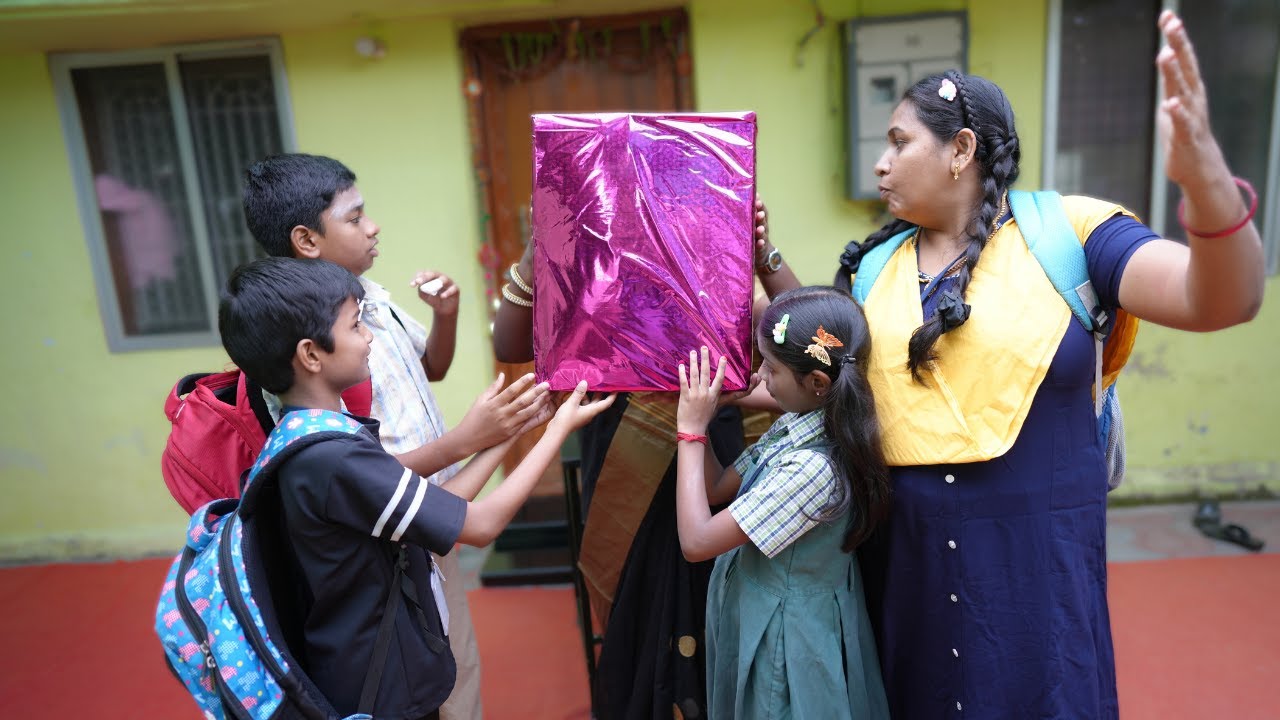 Teacher's day  Celebration & Gift | இப்படி ஒரு Gift டீச்சர்க்கு யாருமே குடுத்திருக்கா மாட்டாங்க..