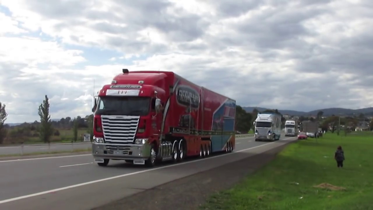 V8 Supercars transporter parade Launceston 2016