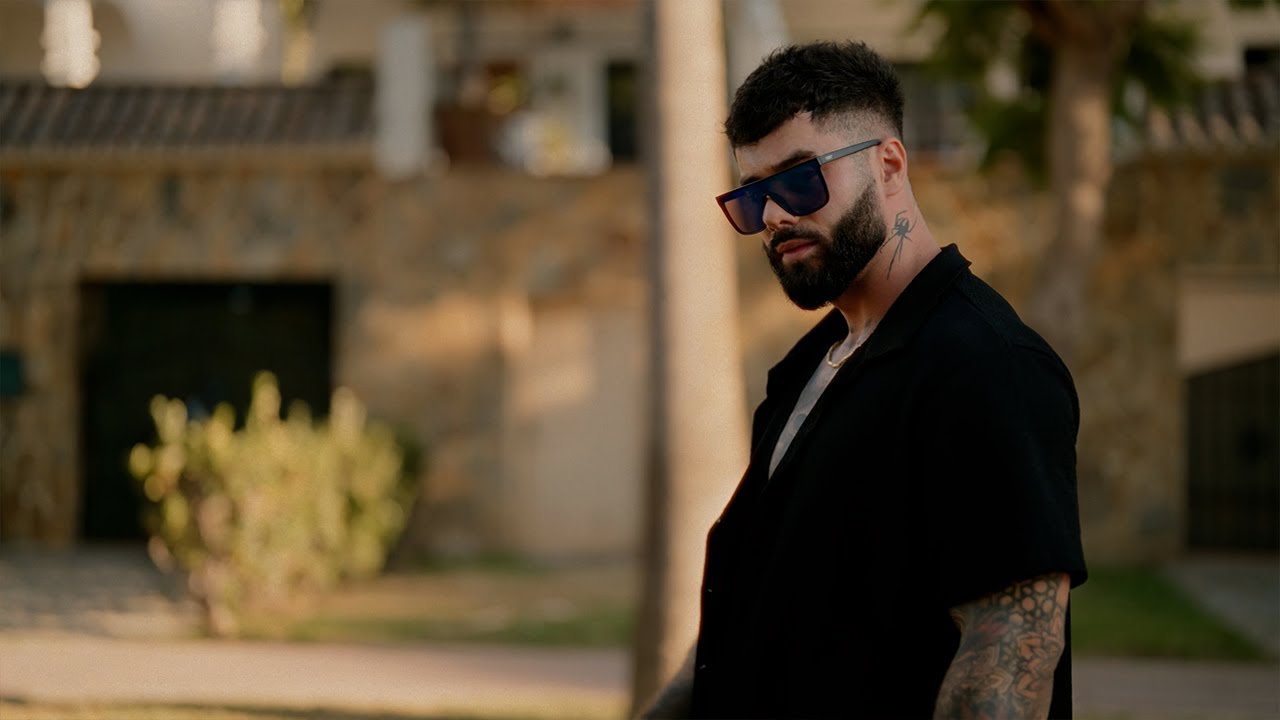 M0LLY -  Siła Przyciągania (prod. Mjonszu)