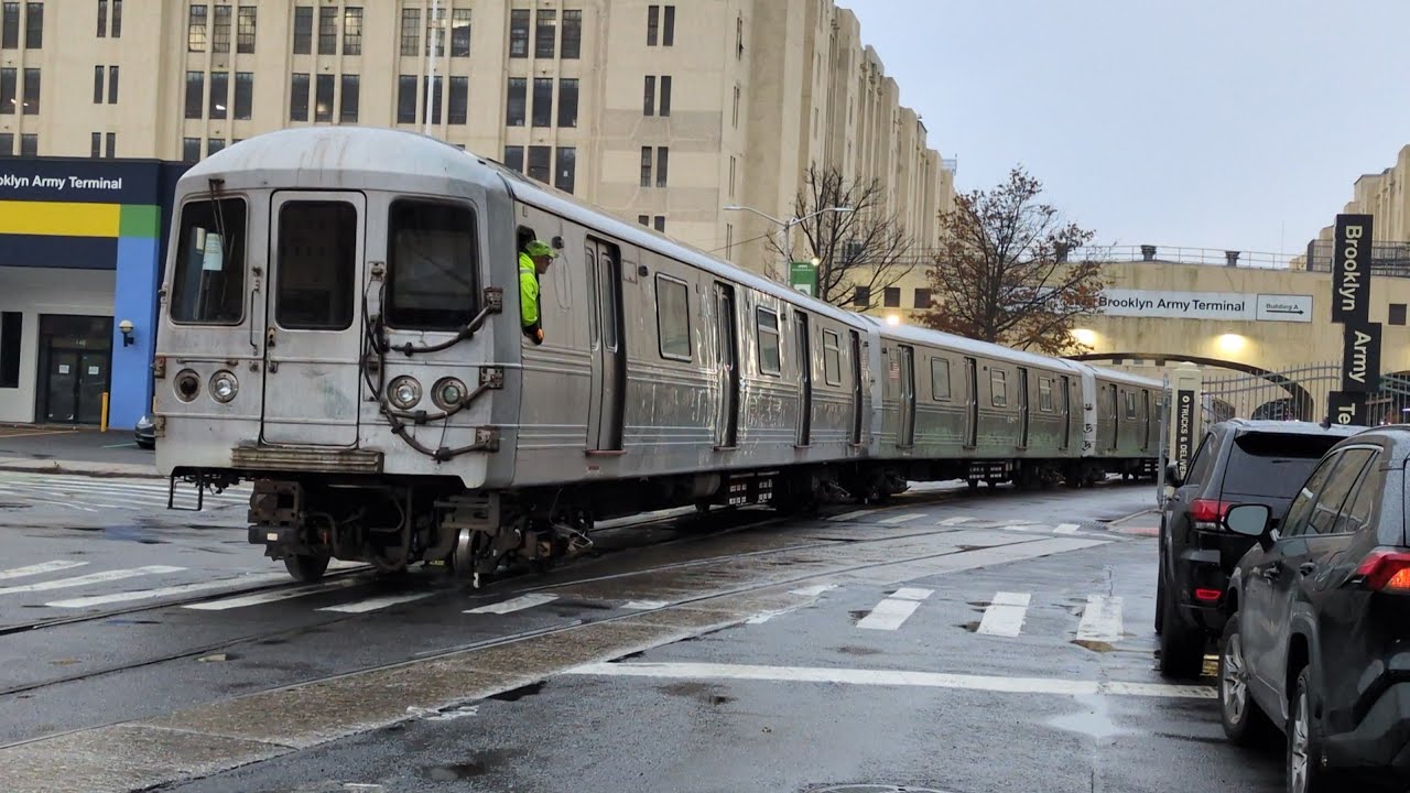 NYC Subway: R46 Scrap Cars Passing Brooklyn Army Terminal to 65th St Yard