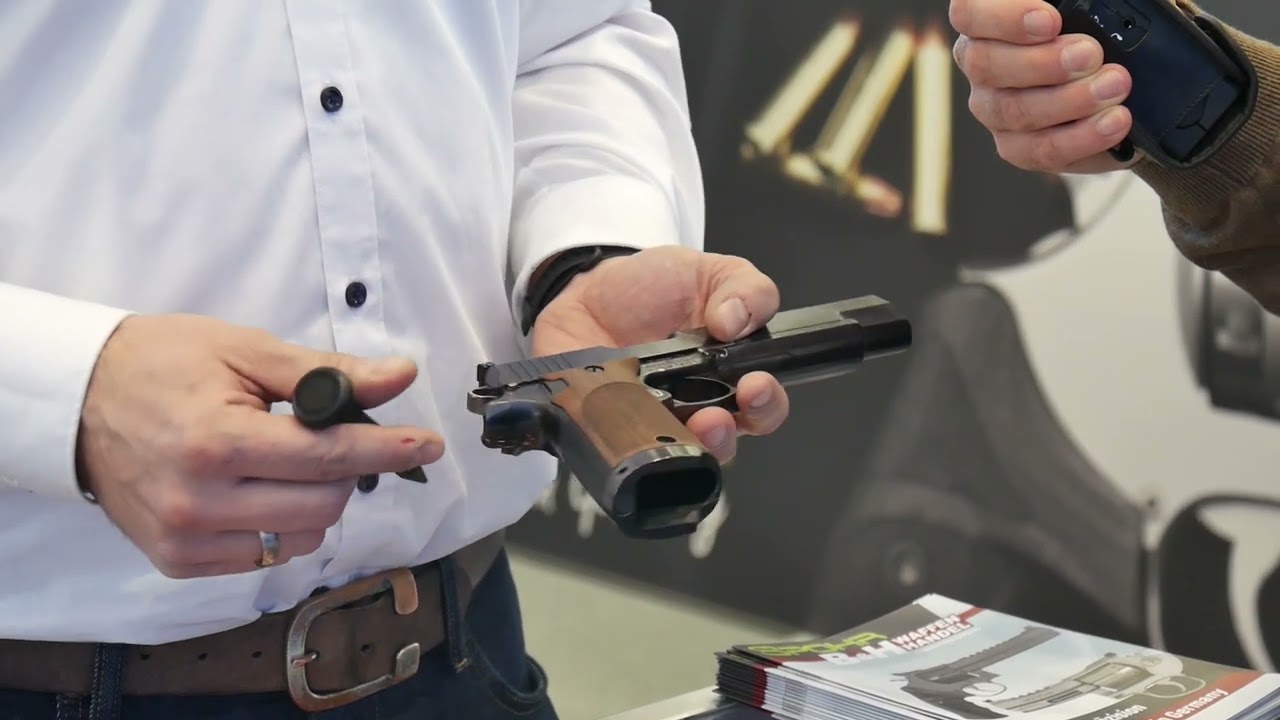 Презентация Geiger GRP (пистолета Geiger с роликовым замком) на выставке IWA 2022 (на английском языке)