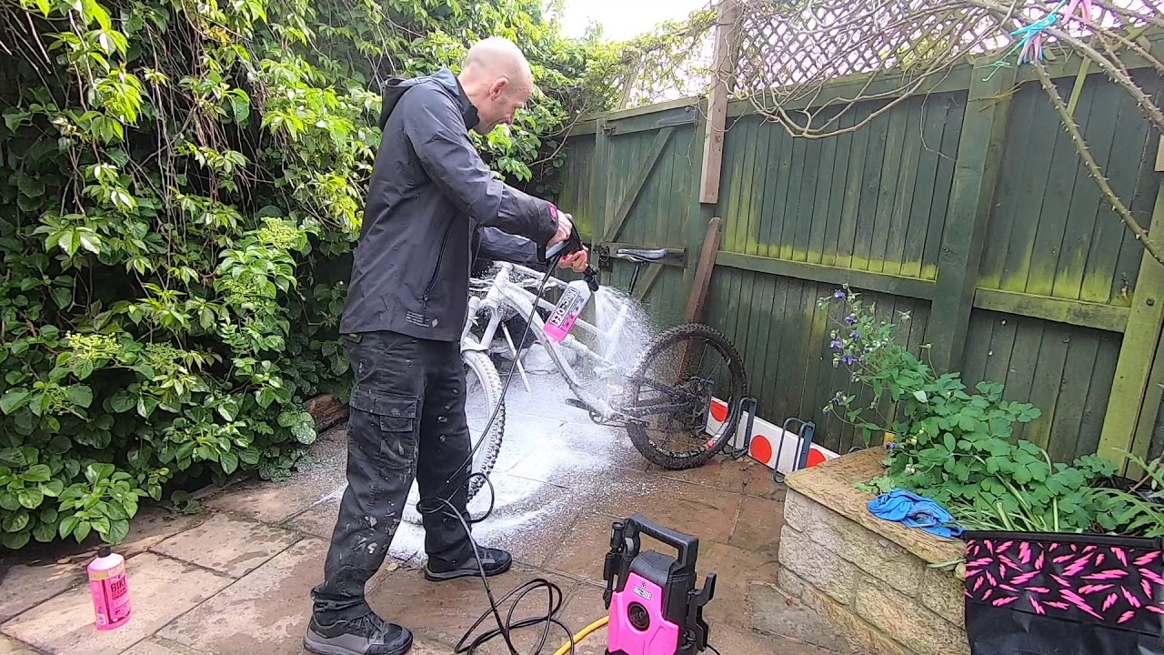 Muc Off Pressure washer: Live rinse review
