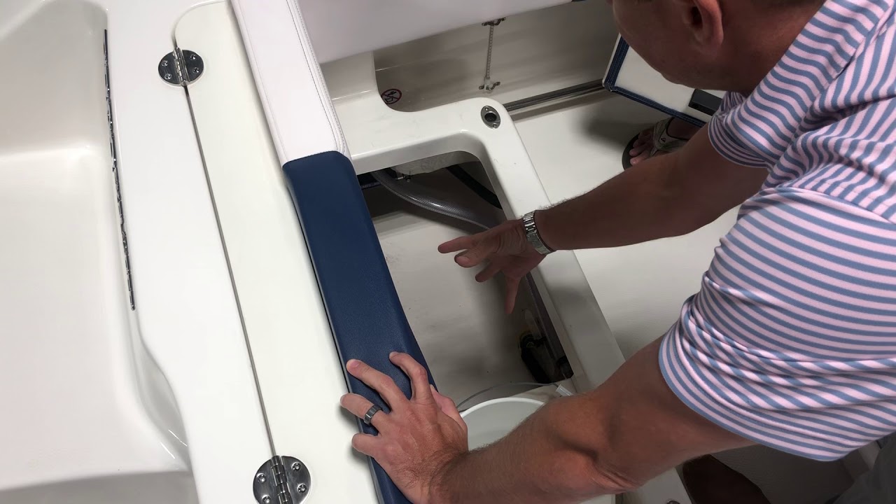Walk Through Wednesday Featuring the  Robalo 202