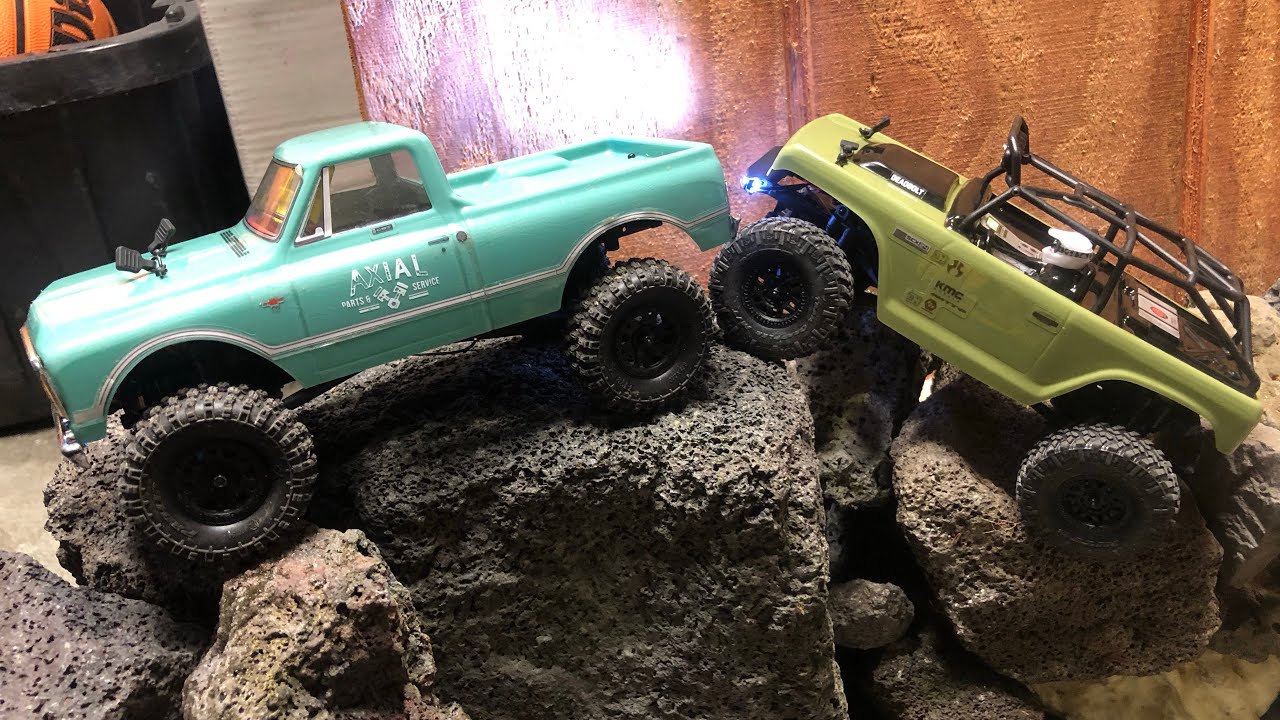 Stock scx24 Deadbolt vs scx24 C10 with Proline Hyrax tires