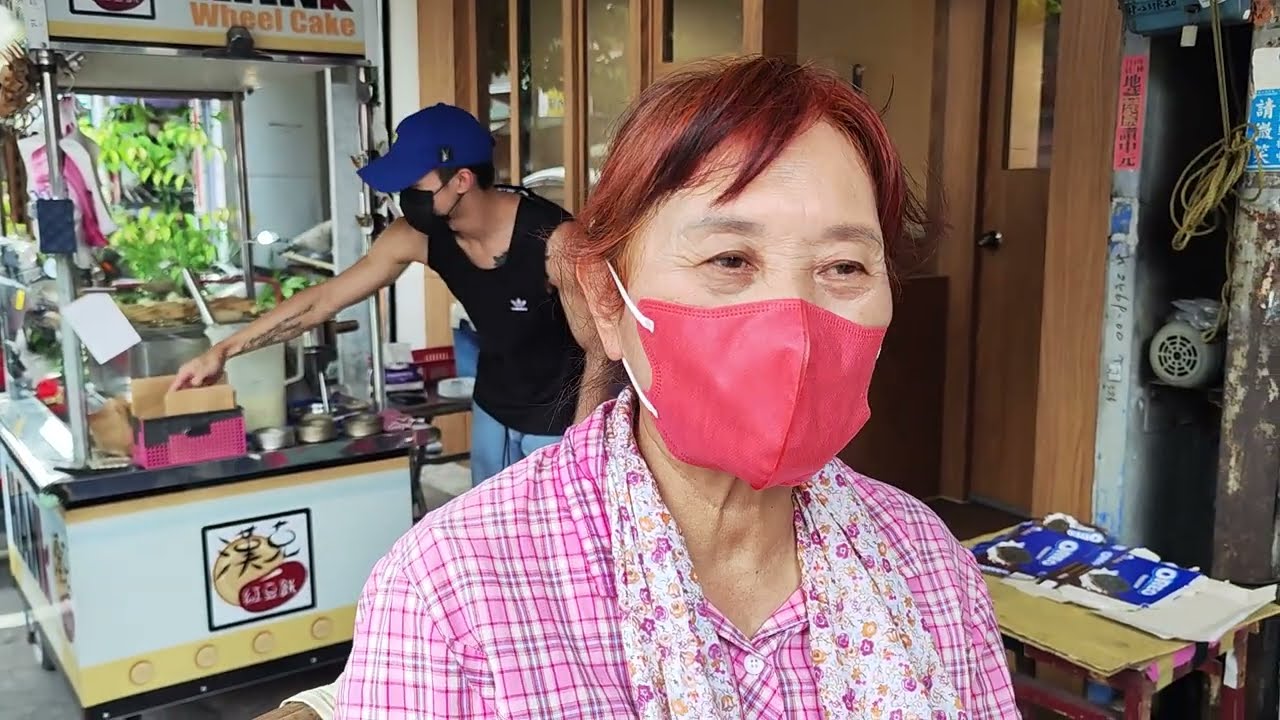 20250913 來阿真檳榔找二姑姑聊天，還有欣賞漢克紅豆餅經營了8年仍然非常漂亮的紅豆餅模具