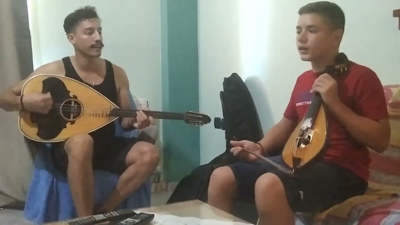 Συρτά παρέα με τον Χρήστο...
