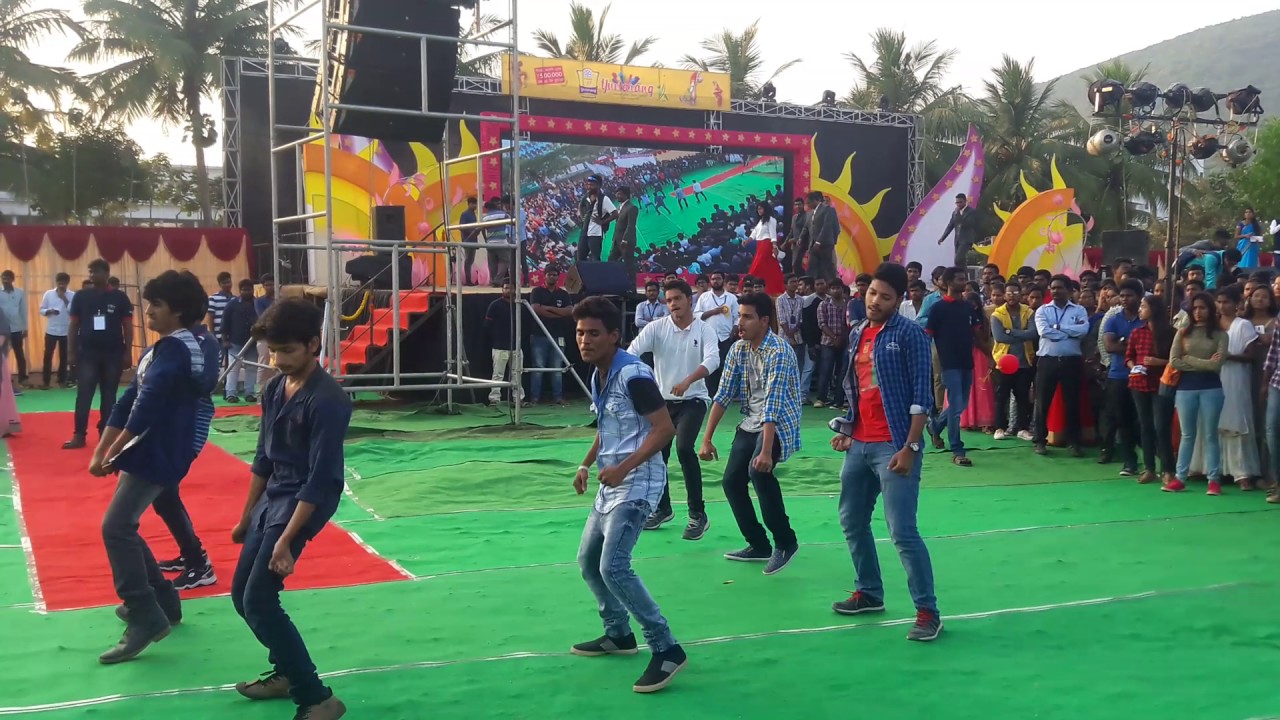 VIGNAN FLASH MOB @ YUVATARANG 2K17