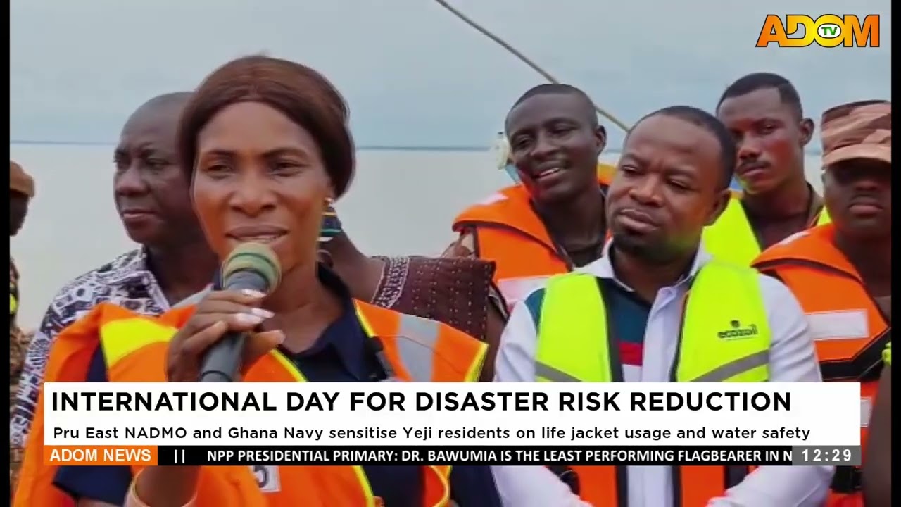 Pru East NADMO and Ghana Navy sensitise Yeji residents on life jacket usage and water safety