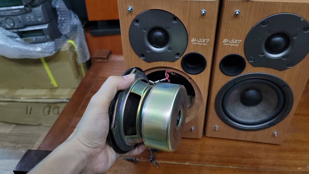 Xả loa onkyo d sx7 gi&aacute; 650k c&aacute;c b&aacute;c về lấy bộ ruột th&ocirc;i cũng sướng rồi.lh 0913286813 & 0868943944
