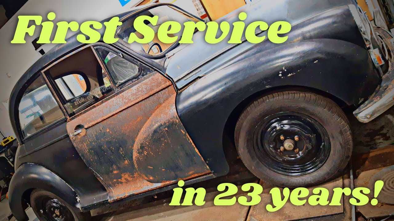 23 year old fluids can't be good? - 1967 Morris Minor Back on the Road Ep 4