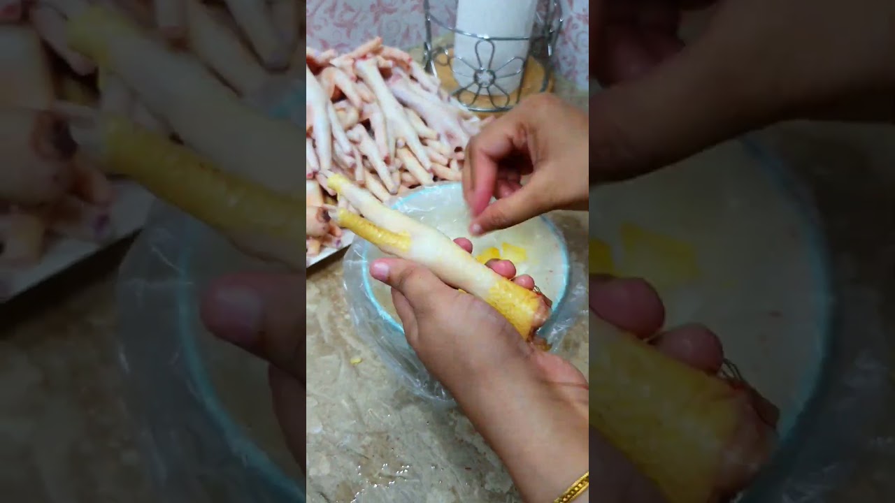 Метод очистки куриных лапок #шорты #короткие #кухнюсшама