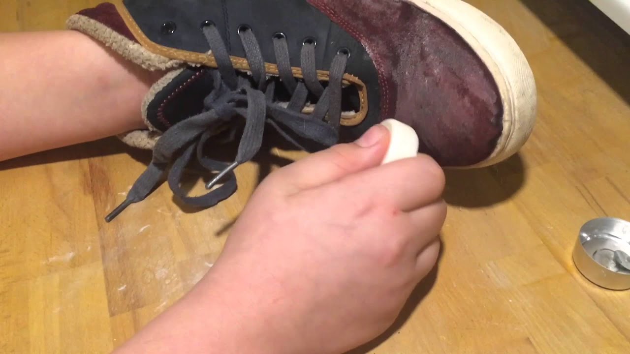 In diesem Video zeige ich euch wie ihr eure Schuhe Wasser abweisend macht (lifehack)