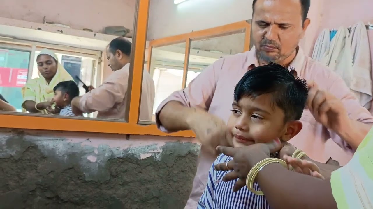 Aaj yuvan cutting kara raha hai aur bahut ro Raha hai date 4-8-2024