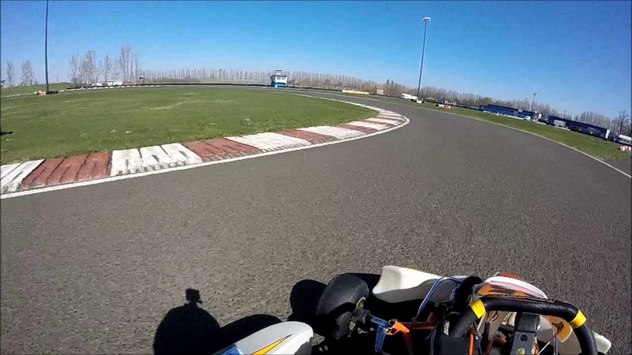 Alp&aacute;r G&aacute;bor Amat&ouml;r Gokart Versenyző 2016 Dino hatoscsatorna