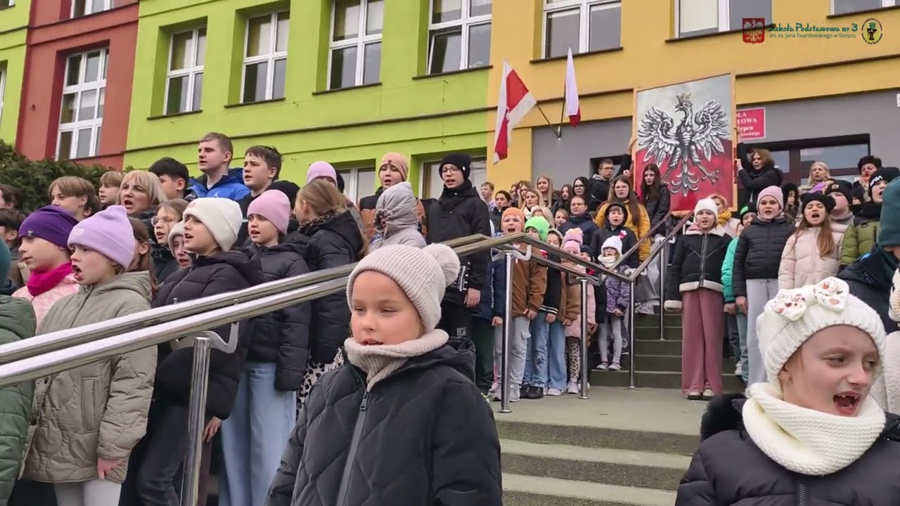 Szkoła do hymnu