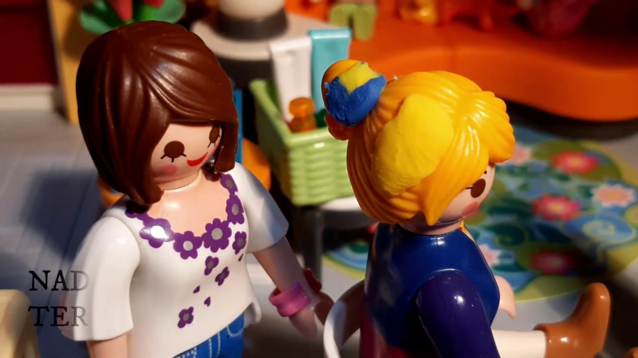 PLAYMOBIL/ΑΤΑΞΙΕΣ ΣΤΟ ΚΟΜΜΩΤΗΡΙΟ/TRAVESURAS EN LA PELUQUERIA/PLAYMOBIL AND BABIES BY AZINA