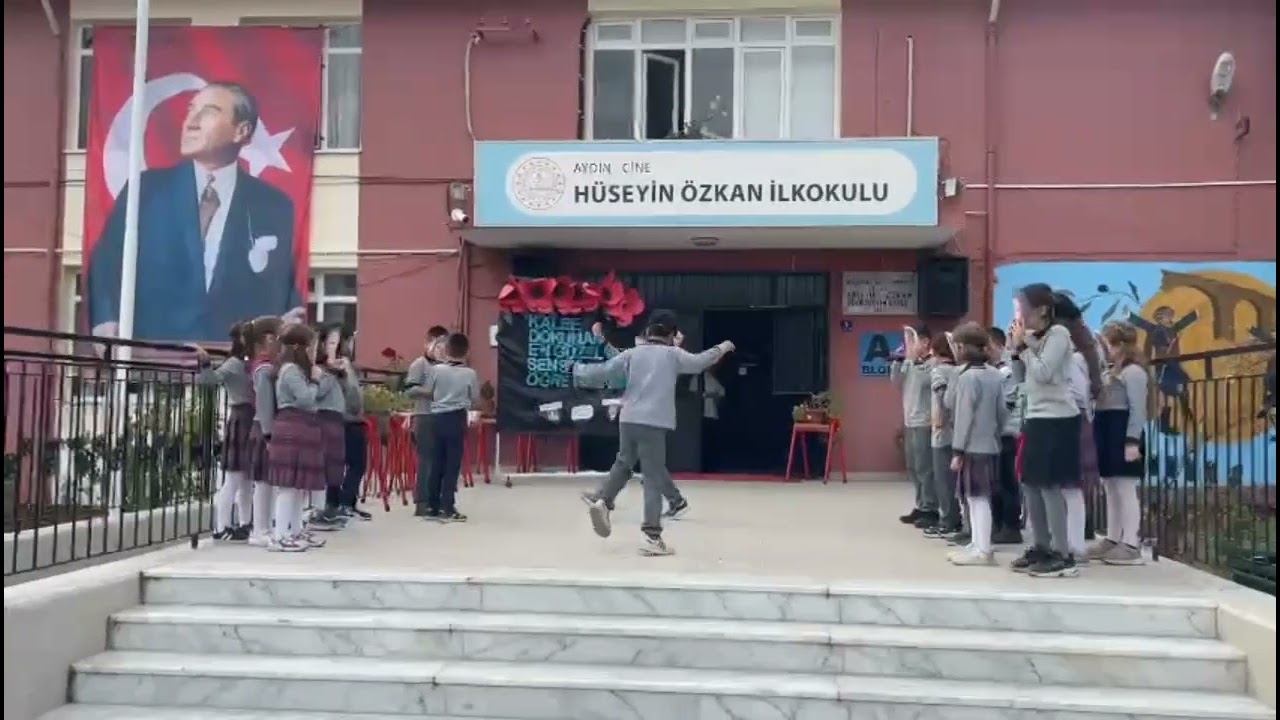 24 Kasım Öğretmenler Günü Maske Gösterisi