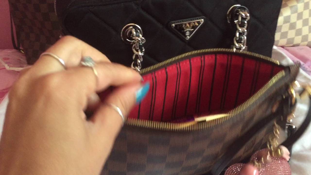 what's in my PRADA bag?! cosa c'e' nella mia borsa???