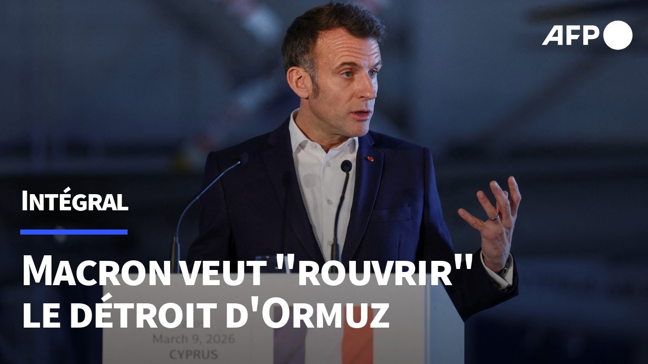REPLAY: A Chypre, Macron promet une future mission 