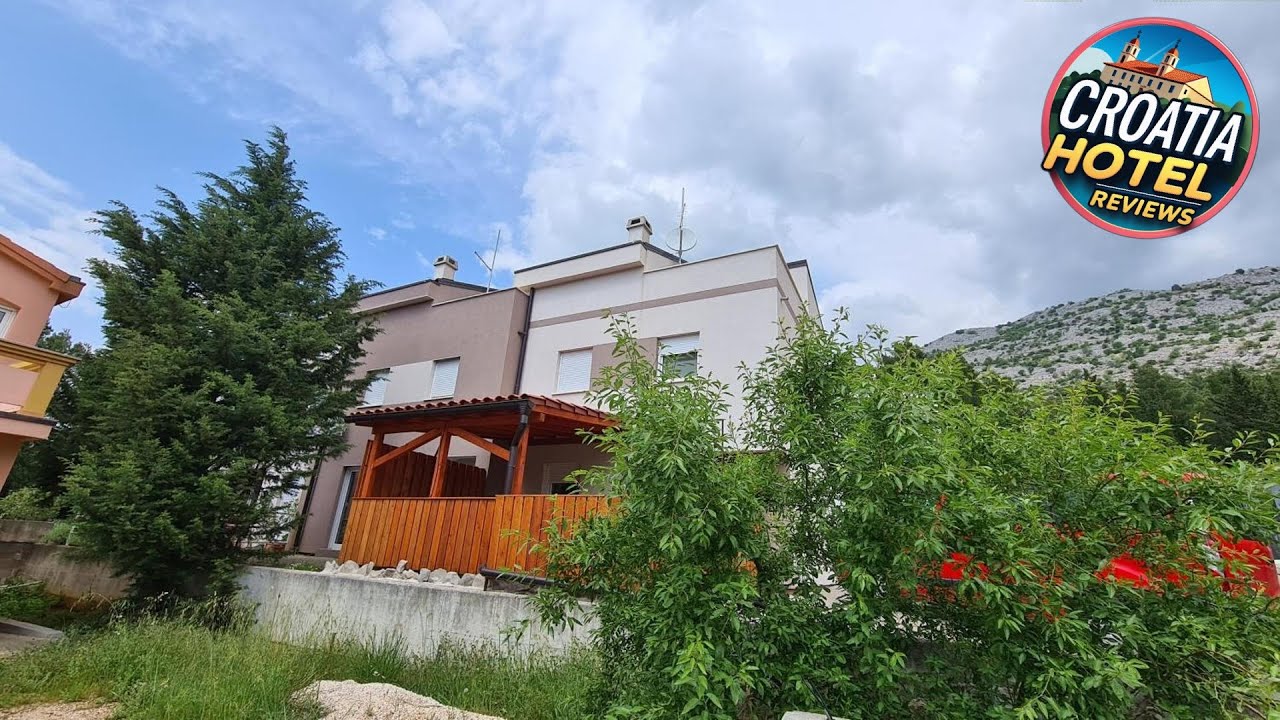 Apartment Paklina | Starigrad, Croatia | Hotel Review 🏩