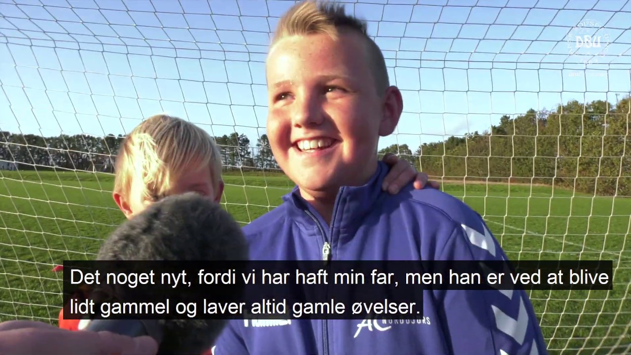 Seniorspillere tr&aelig;ner ungdommen i AC Norddjurs