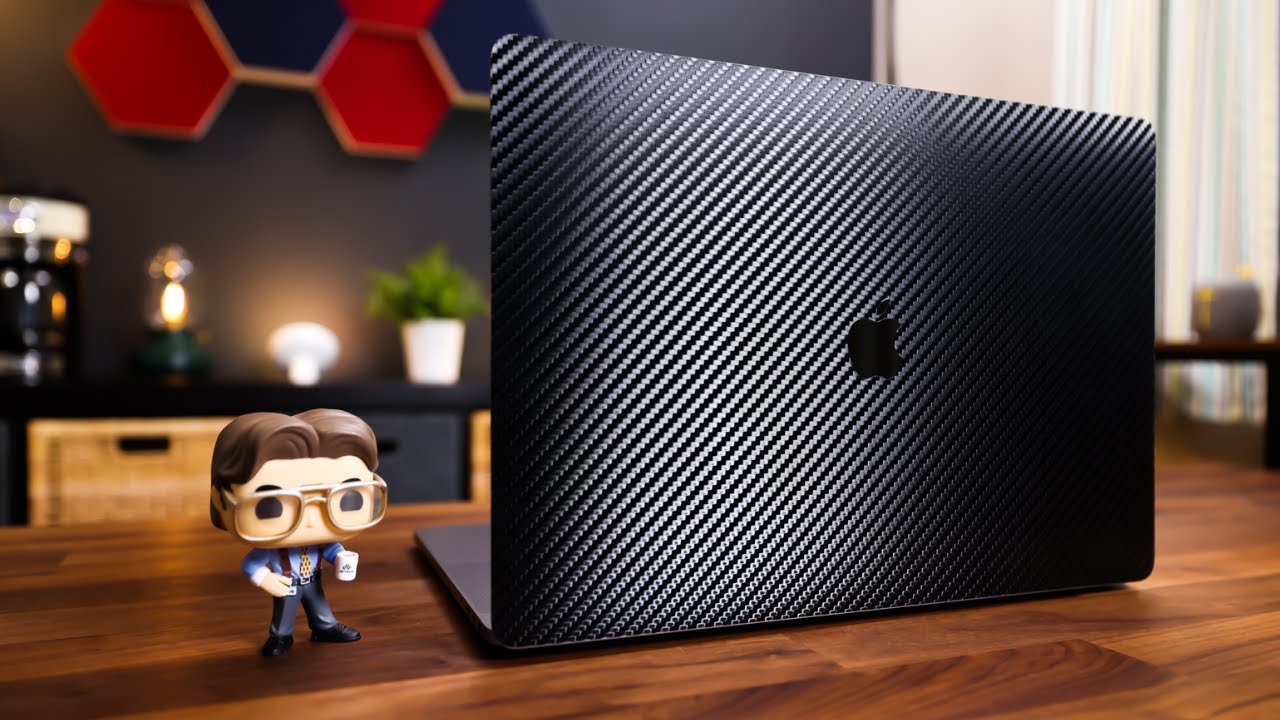 How to apply a Dbrand skin to your Macbook (Pro) | Instructions