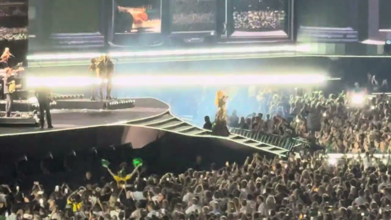 Adele in Munich: Rolling in the deep