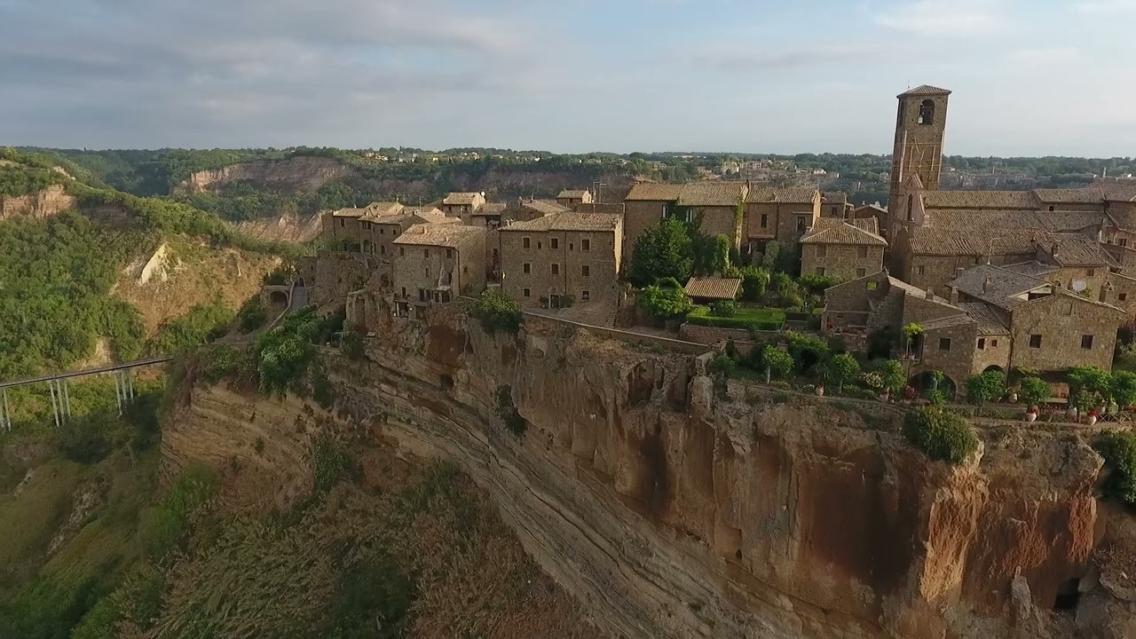 Iconic Period Restored house in Civita di Bagnoregio