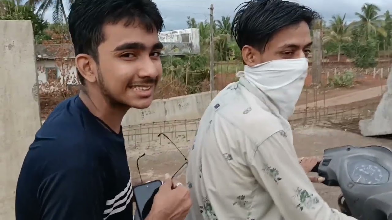 Aaj Hum SwimingPool Gaye they