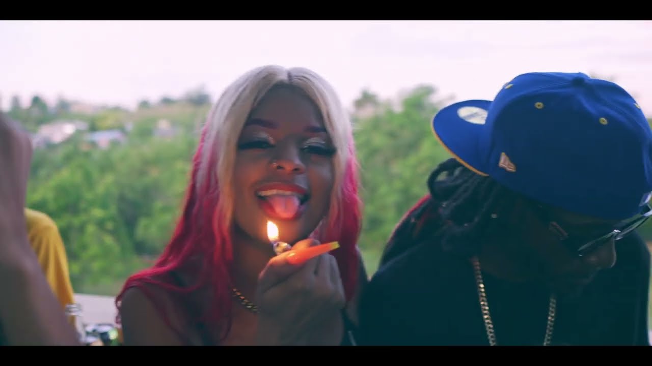 LA SADICA - 🍷CLANDETINO I VIDEO OFFICIAL