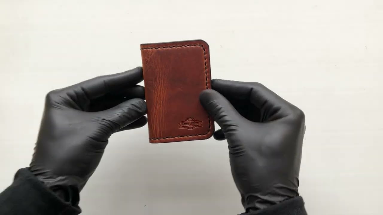 Presentation of a Horween leather cardholder