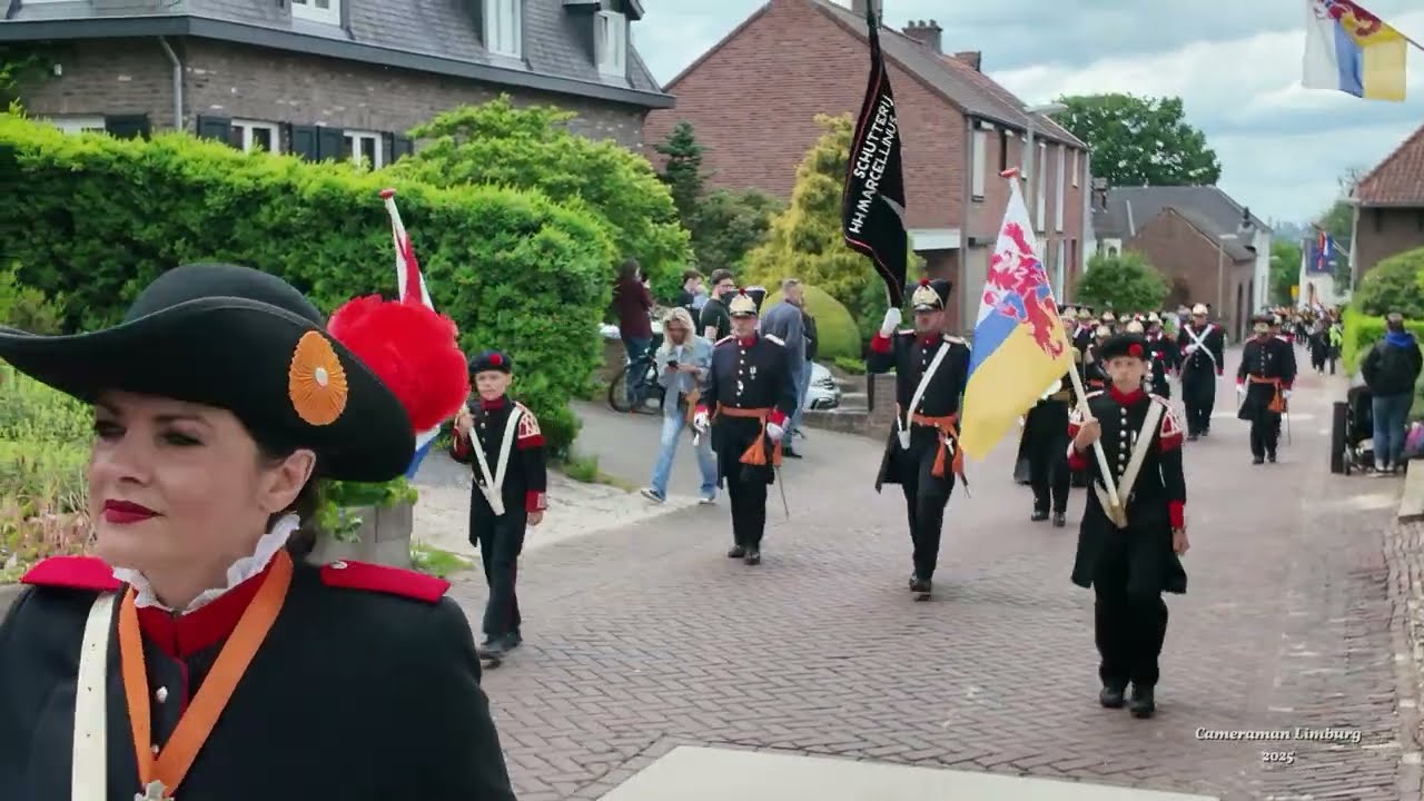 Bondschuttersfeest Sweikhuizen optocht (berg op) 25-05-2025