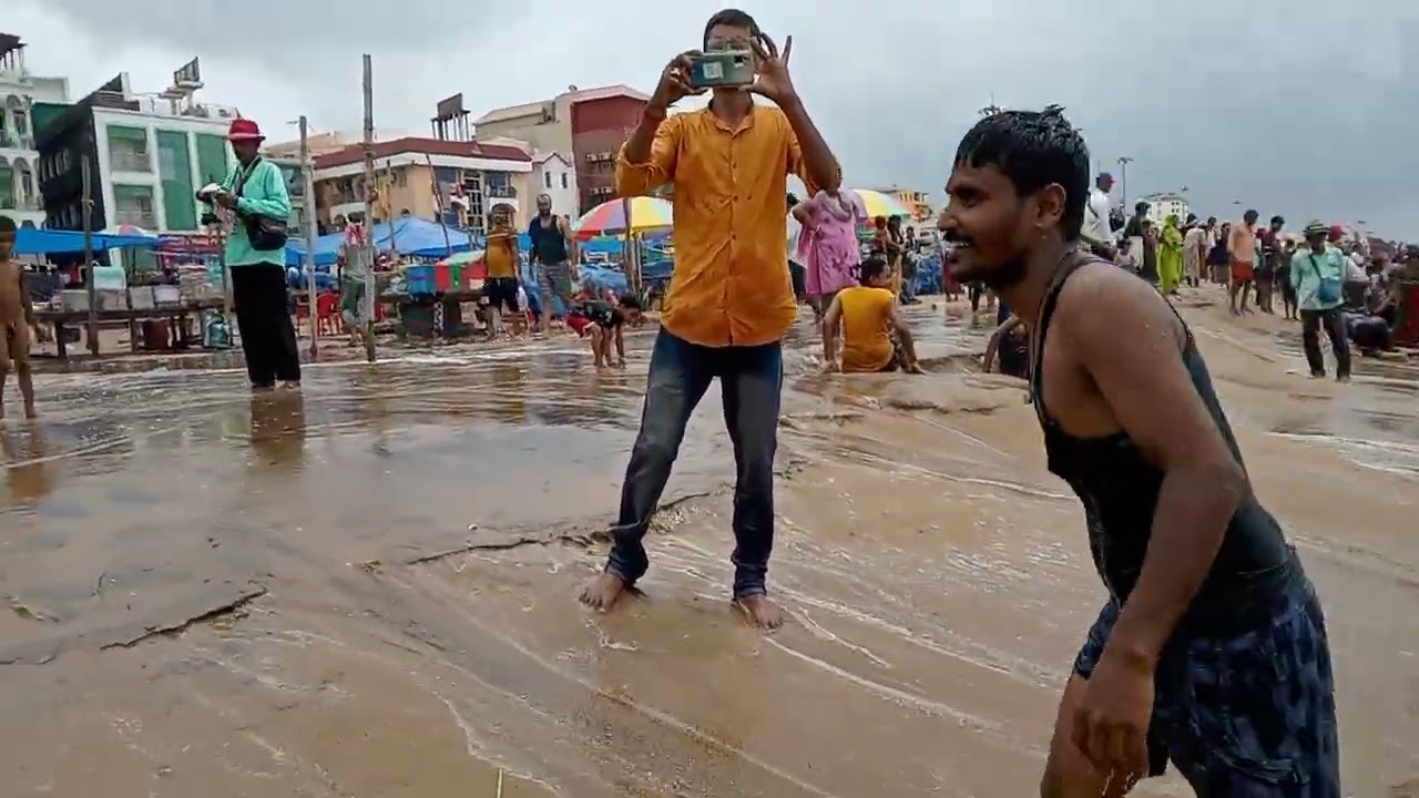 পুরীর সমুদ্র সী বিচ