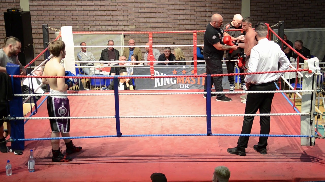 Fight 04 - Michael Allen VS Henry Gibbs