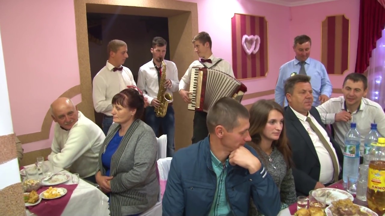 Коломийки на українському весіллі жартівливі пісні баттли