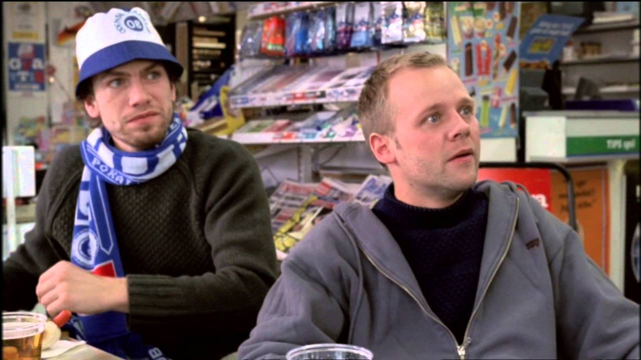 Gamle Mænd i Nye Biler (2002) - Fodboldkampen