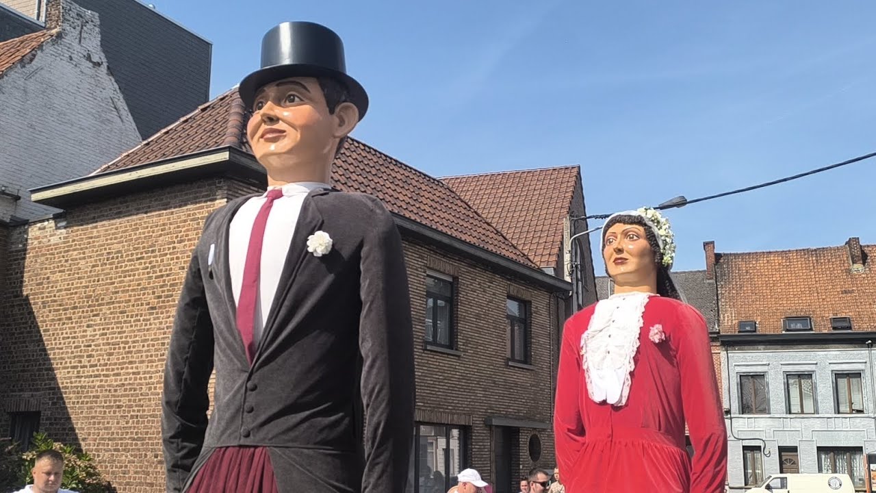 📌 Leuze-En-Hainaut, (Belgique) Cortège Folklorique Bon Air 2024.