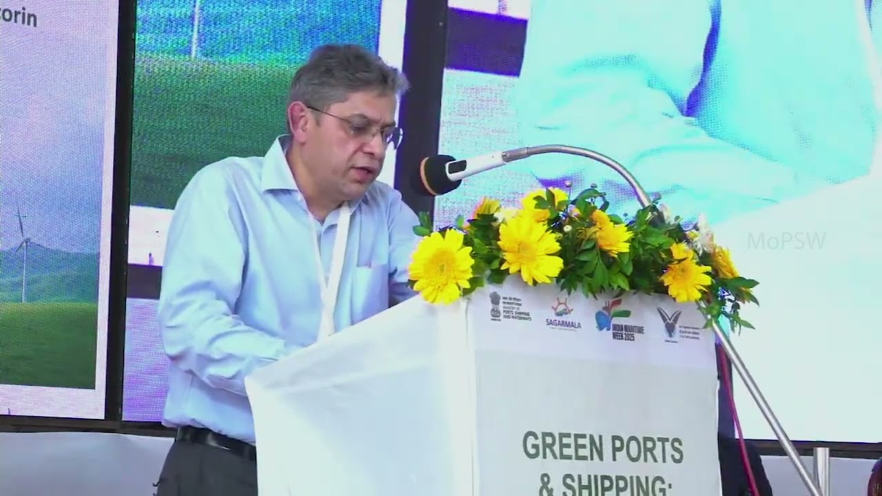 Shri Vijay Kumar (IAS), Chairman, IWAI addressed the Green Ports & Shipping Conference!