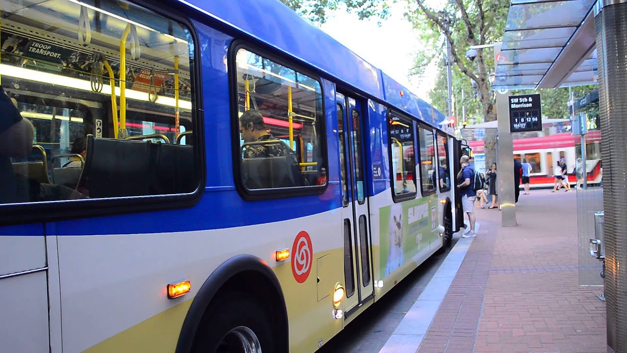 Portland TriMet 2009 New Flyer D40LFR 2937 On The 12 @ SW 5th Avenue & SW Morrison Street