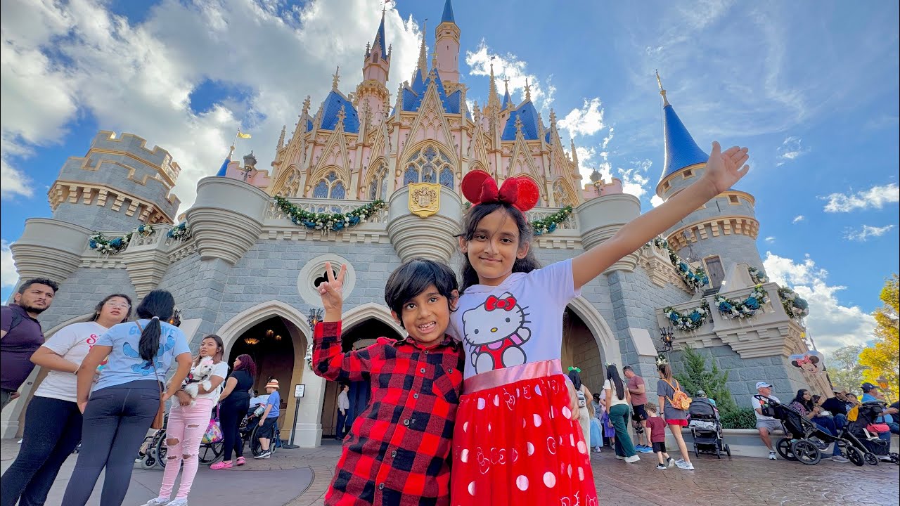 Disney Land Magic Kingdom Character Parade | Marwah & Abdul Rahman k Adventures! ❄️