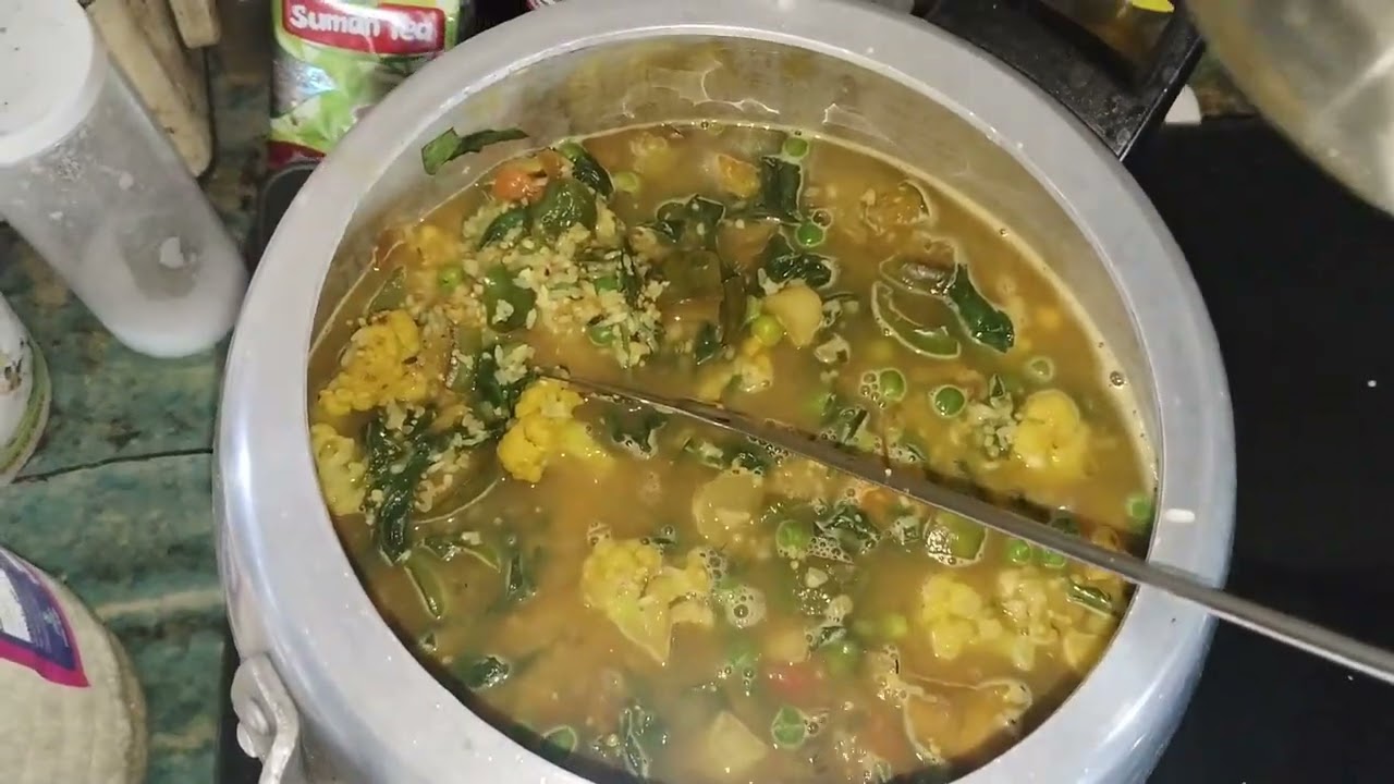 #mix khichdi#khichdi#gaon ka lifi#daal khichdi#mix khichdi