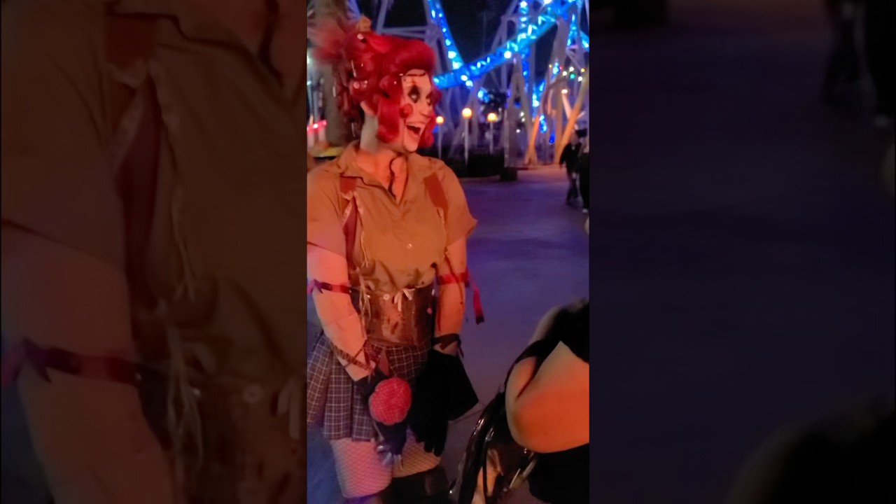 Bobbins' Fun Moments🤣🤣 #knottsscaryfarm#haunt#spookyswerve#bobbins#halloween