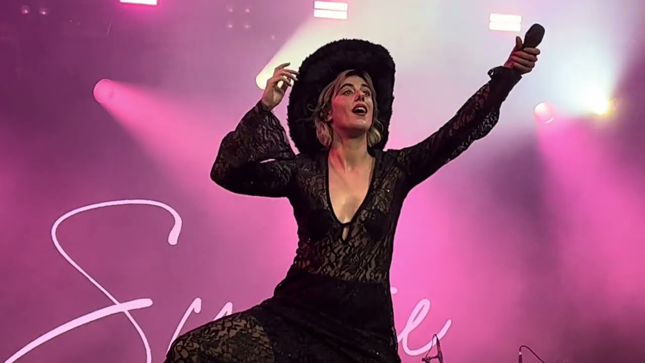 Sylvie Kreusch - Walk Walk (Live at de Lokerse Feesten, August 2023)