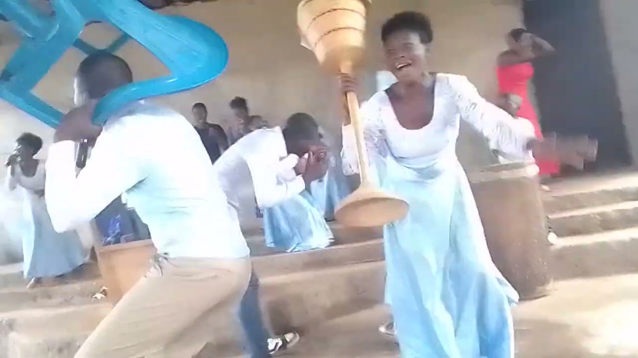 Bamwe bubaka inkike abandi bakubaka amarembo sanibarati na tobiya bahagurukira kubarwanya