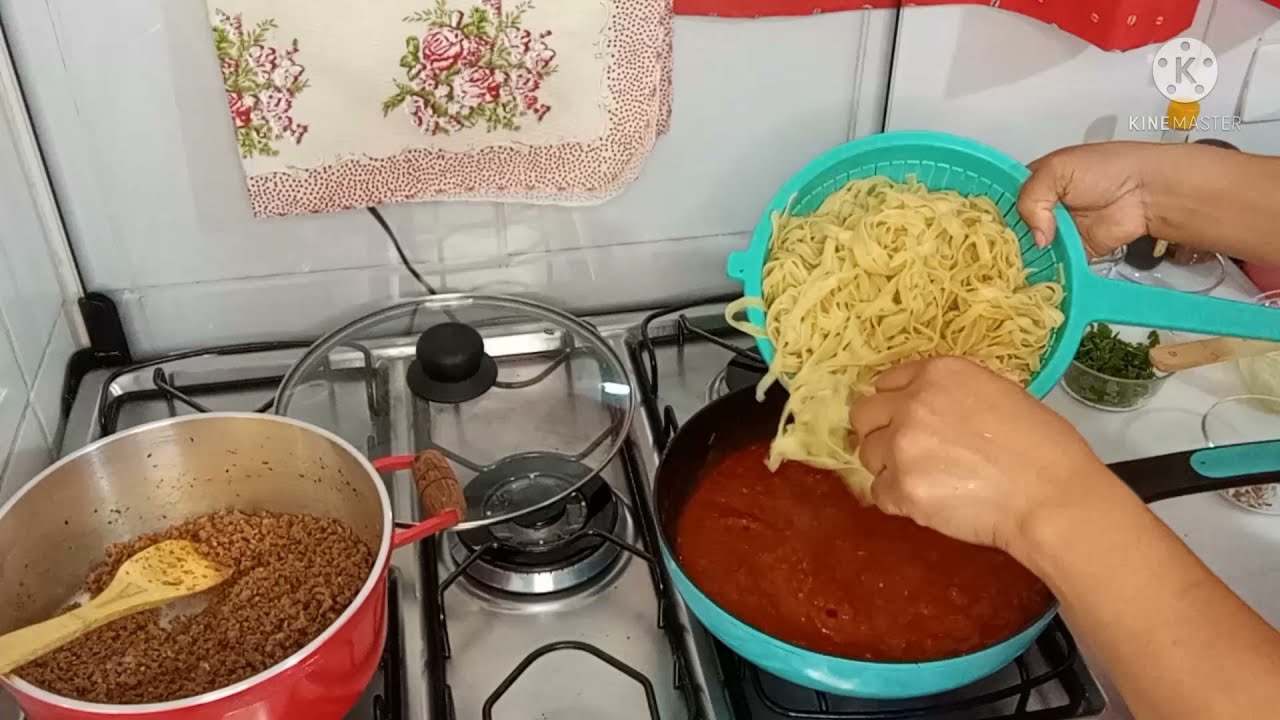 preparei macarrão com carne moída e queijo .. uma delicia