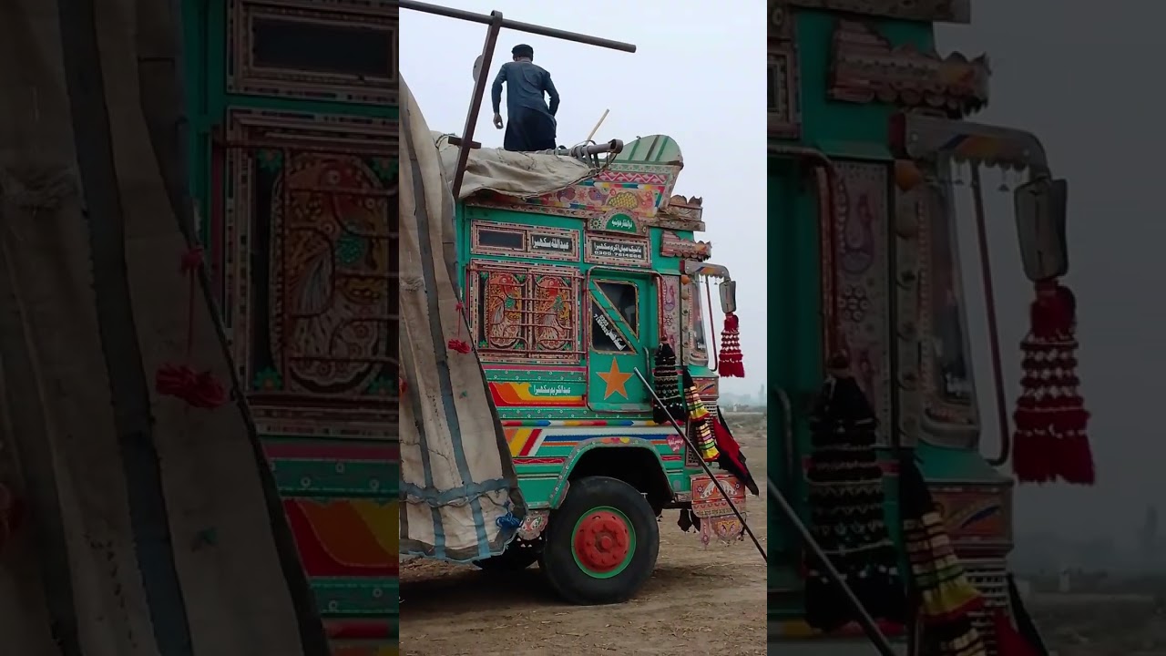 اج بڑی خوشی کی بات ہے کہ اپنے مالک نے پانچ پانچ ہزار فی ملازم کو دیے
