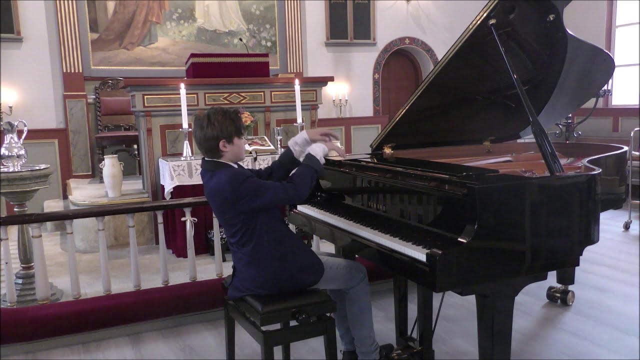 Samuel Sabbah (12) playing Franz Liszt live.