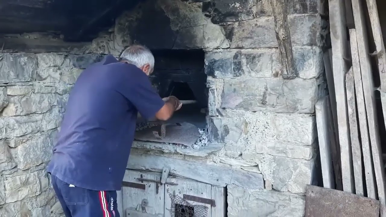 Pane in forno a legna