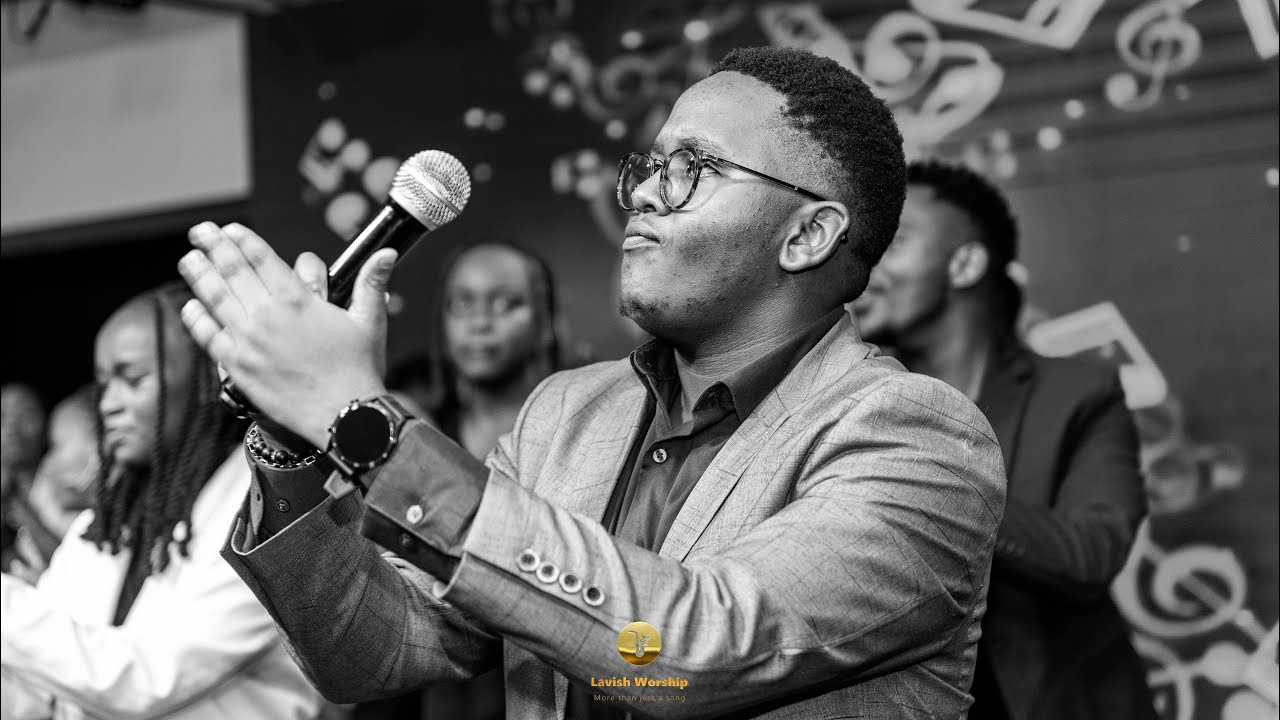 Worship Moments with Maangi and R- Worship